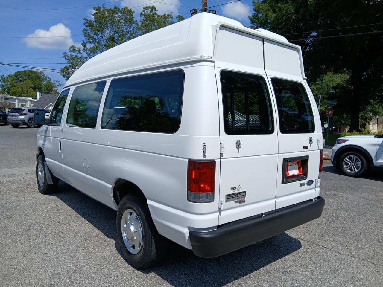 Ford Econoline E-250 2012