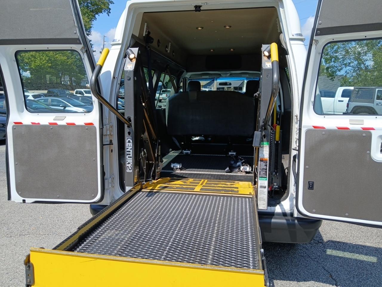 Ford Econoline E-250 2012