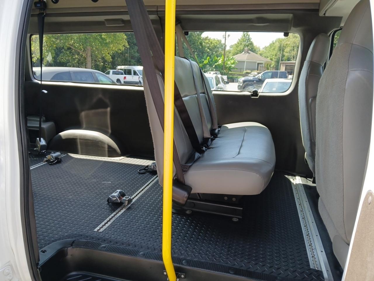 Ford Econoline E-250 2012