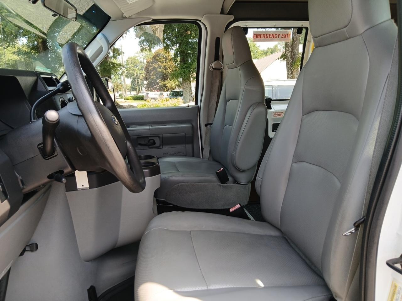 Ford Econoline E-250 2012