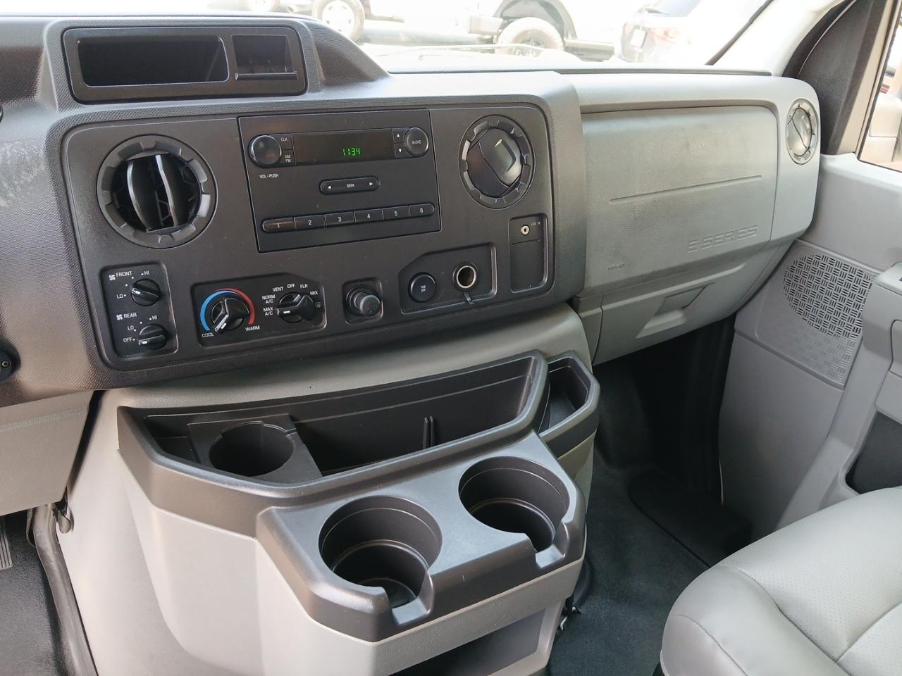 Ford Econoline E-250 2012