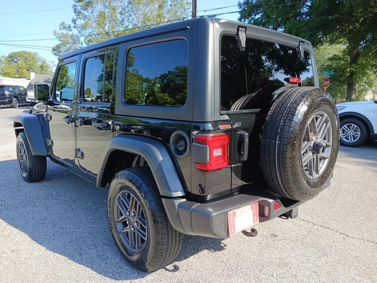 Jeep Wrangler Sport 2024