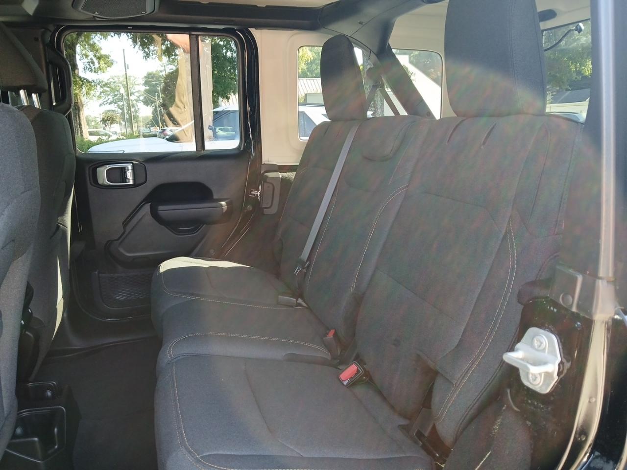 Jeep Wrangler Sport 2024