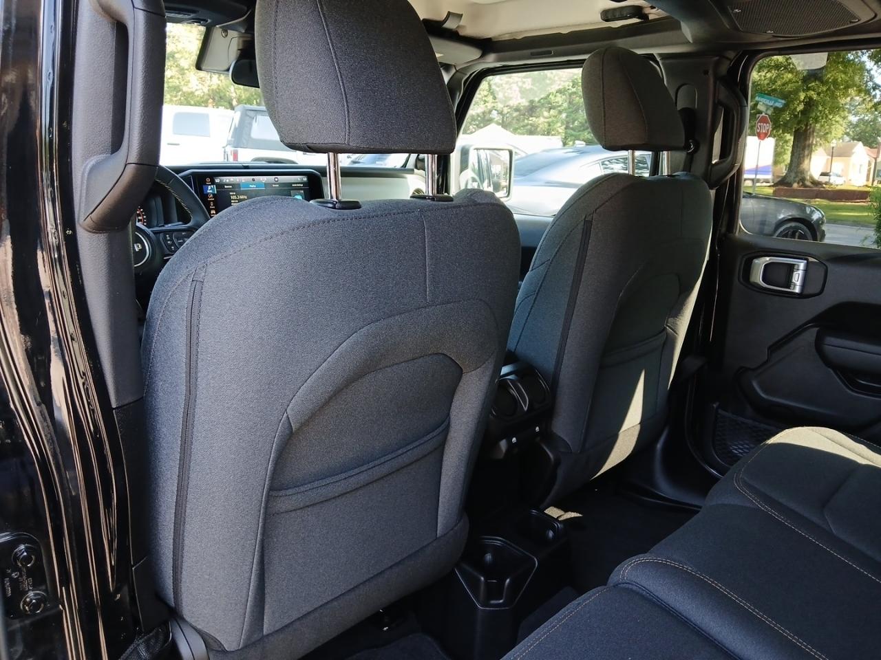 Jeep Wrangler Sport 2024