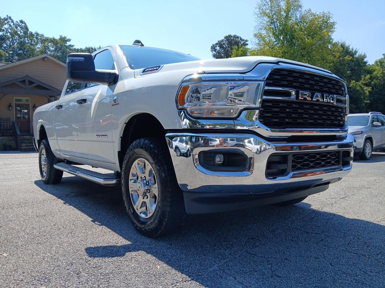 RAM 2500 Tradesman Crew Cab SWB 4WD 2024