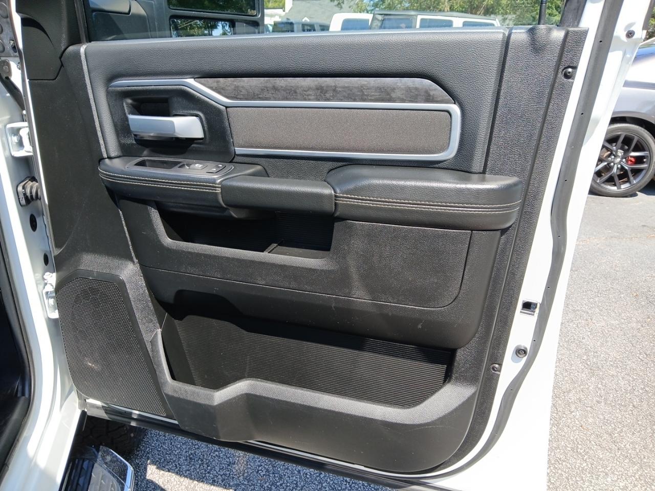 RAM 2500 Tradesman Crew Cab SWB 4WD 2024