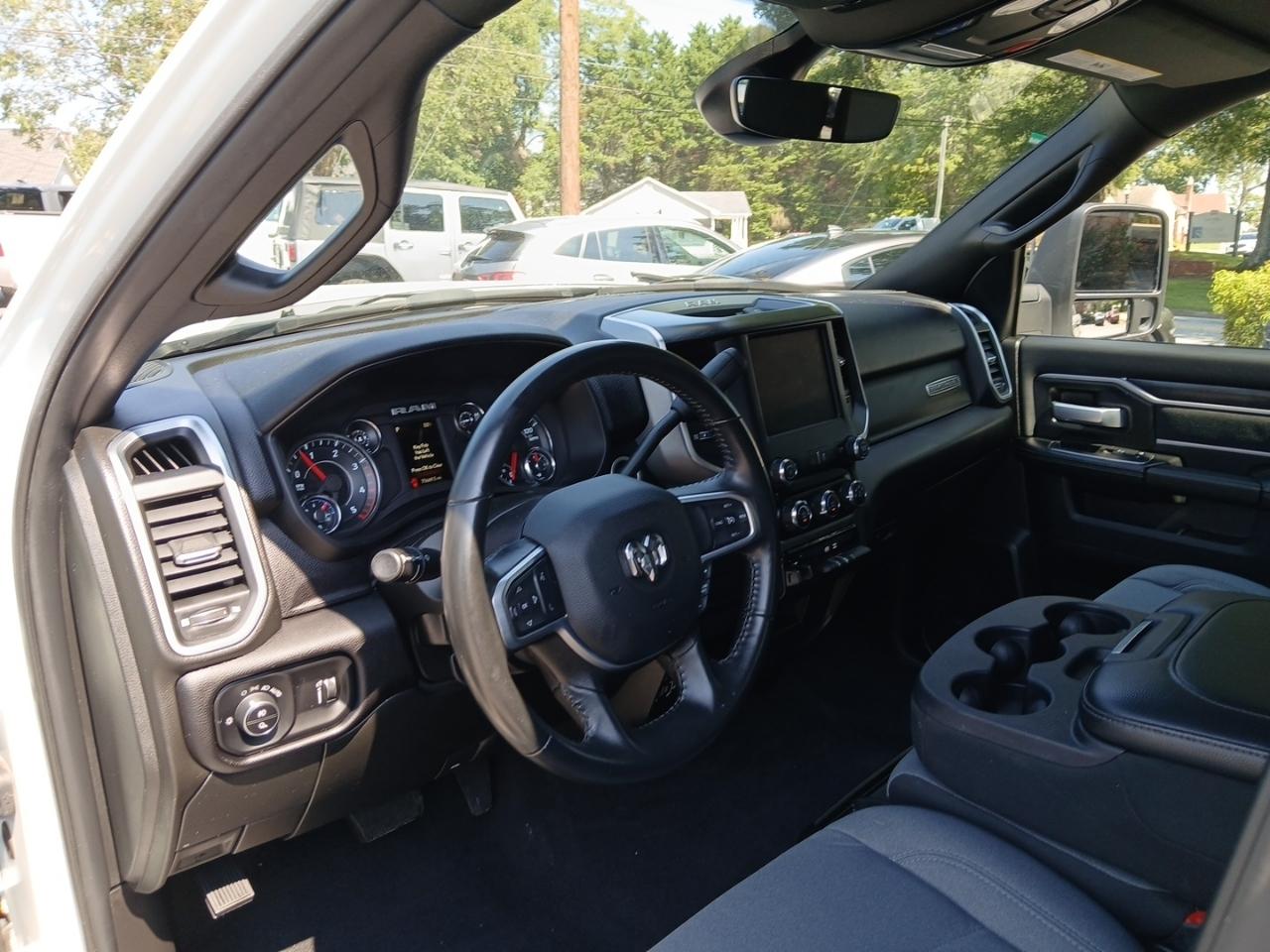 RAM 2500 Tradesman Crew Cab SWB 4WD 2024