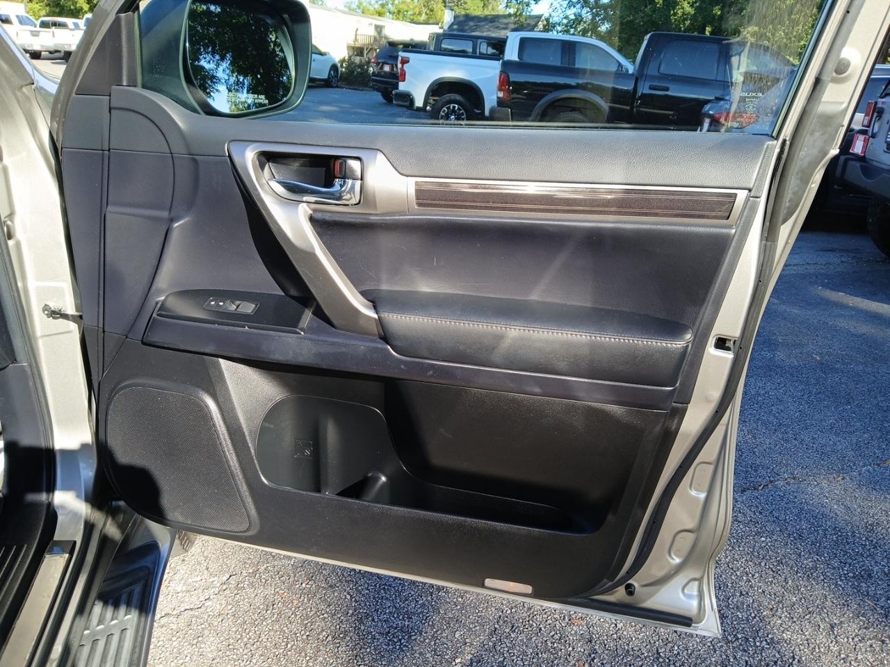 Lexus GX 460 Base 2023