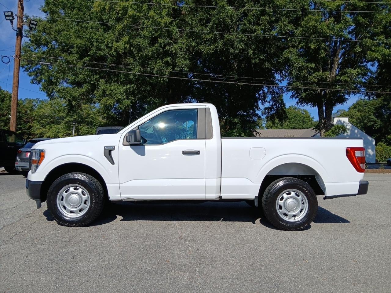 Ford F-150 2WD Reg Cab 122.5" XL 2021
