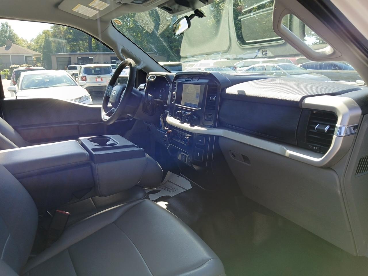 Ford F-150 2WD Reg Cab 122.5" XL 2021