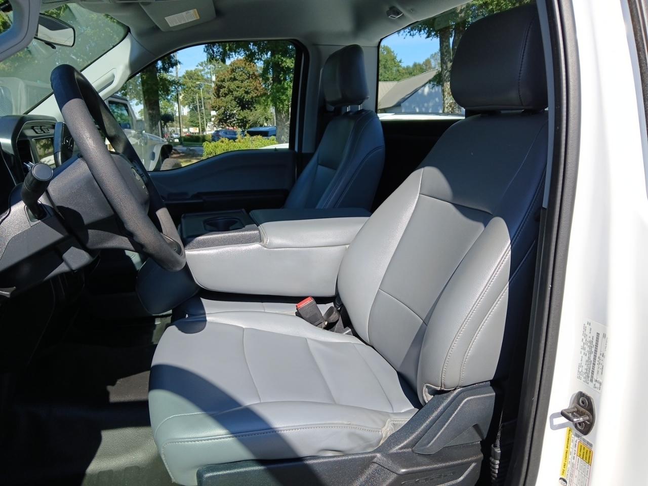 Ford F-150 2WD Reg Cab 122.5" XL 2021