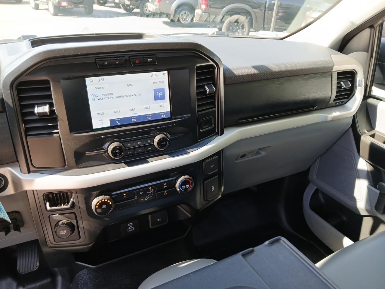 Ford F-150 2WD Reg Cab 122.5" XL 2021