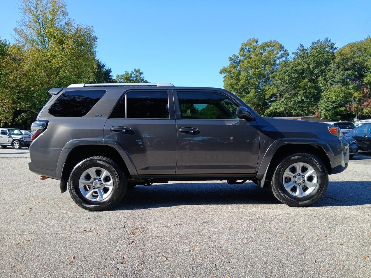 Toyota 4Runner SR5 2WD 2018