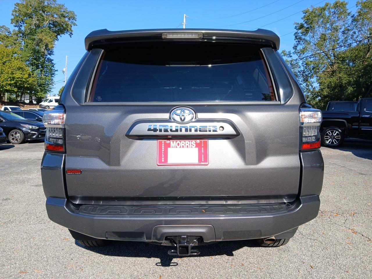 Toyota 4Runner SR5 2WD 2018