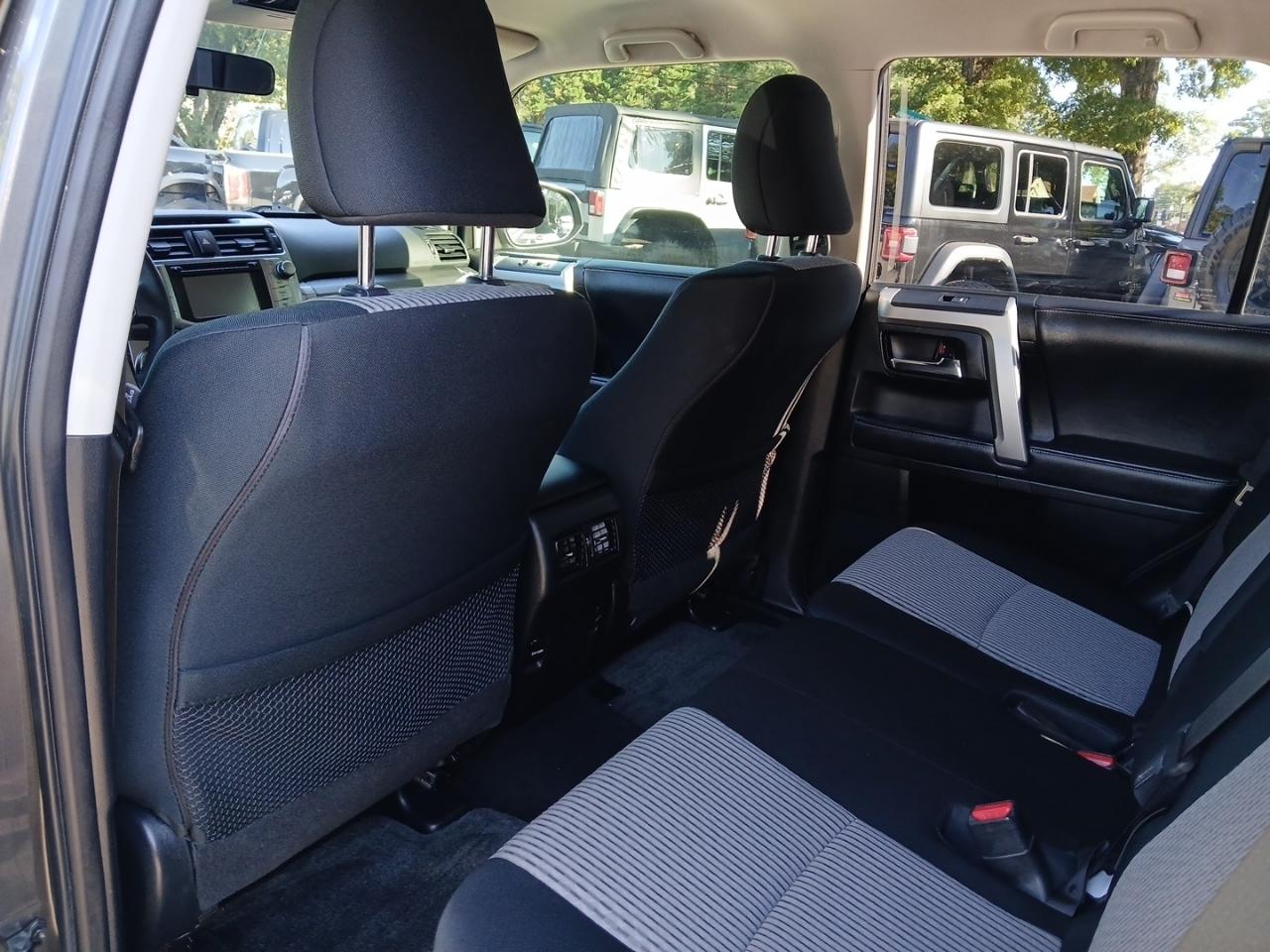 Toyota 4Runner SR5 2WD 2018