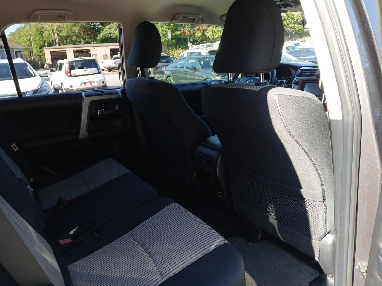 Toyota 4Runner SR5 2WD 2018