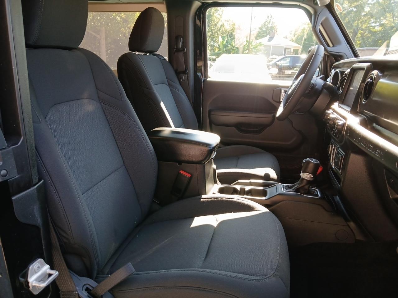 Jeep Wrangler Sport 2023