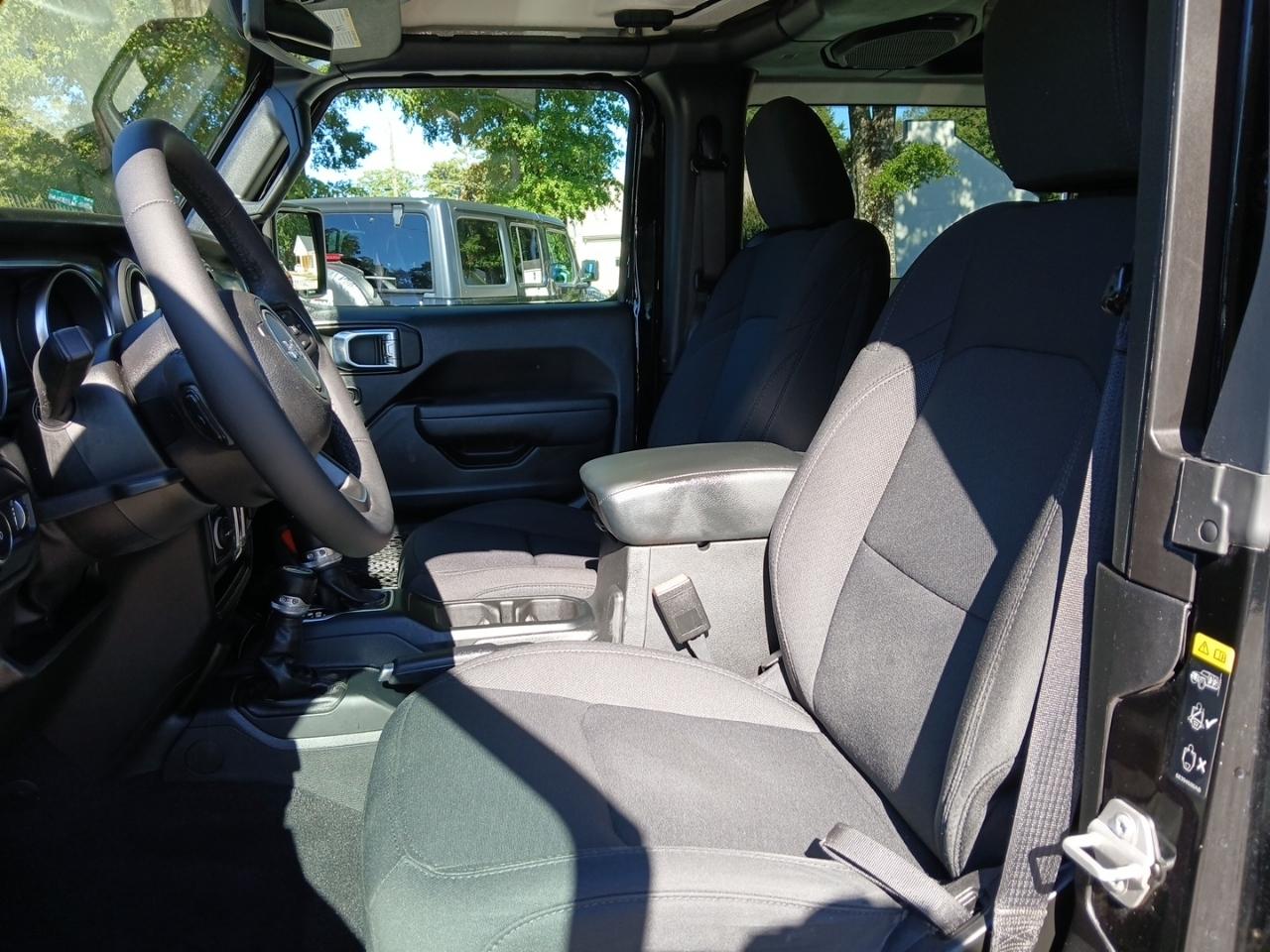 Jeep Wrangler Sport 2023