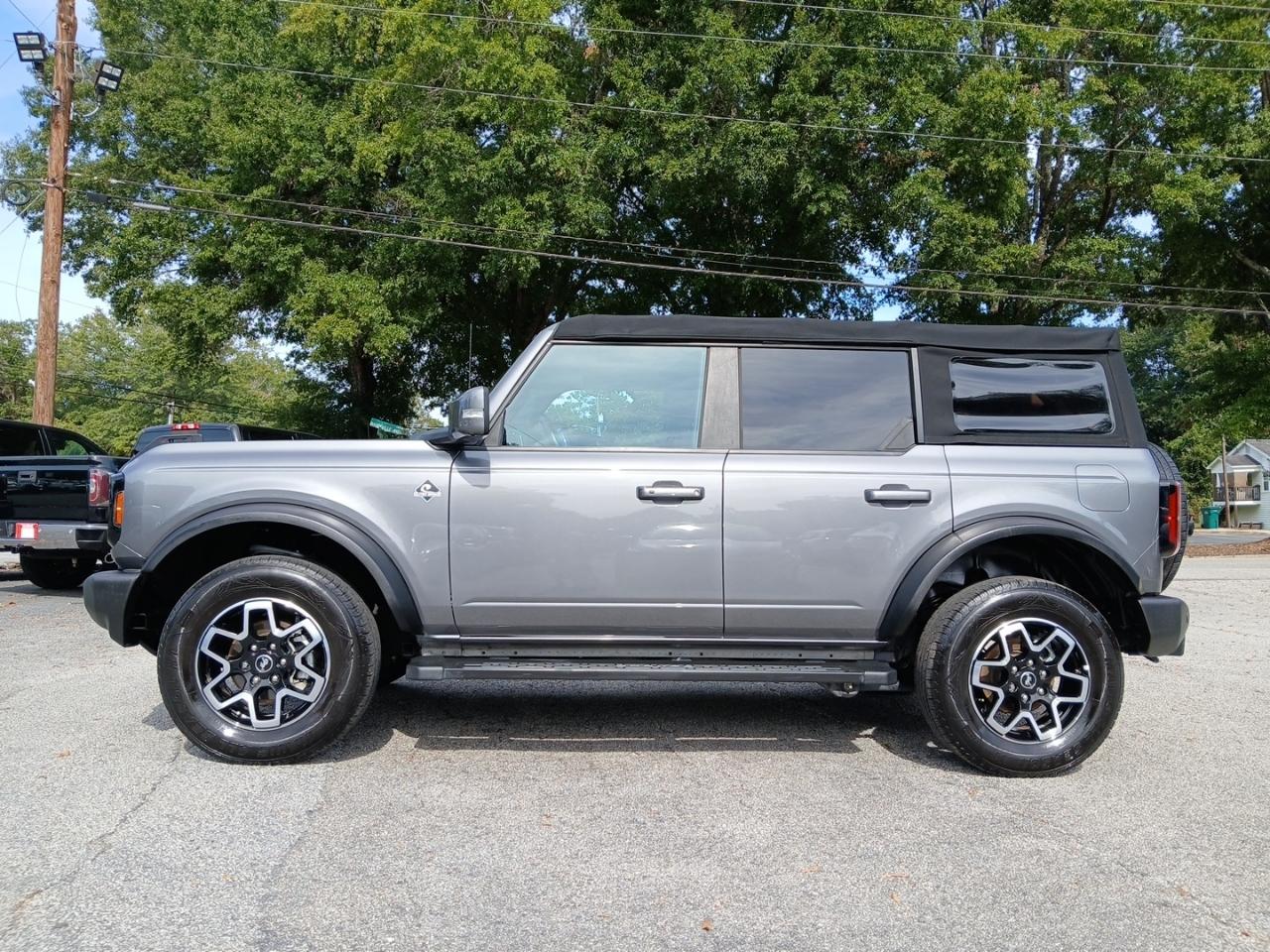 2023 Ford Bronco Base 4-Door