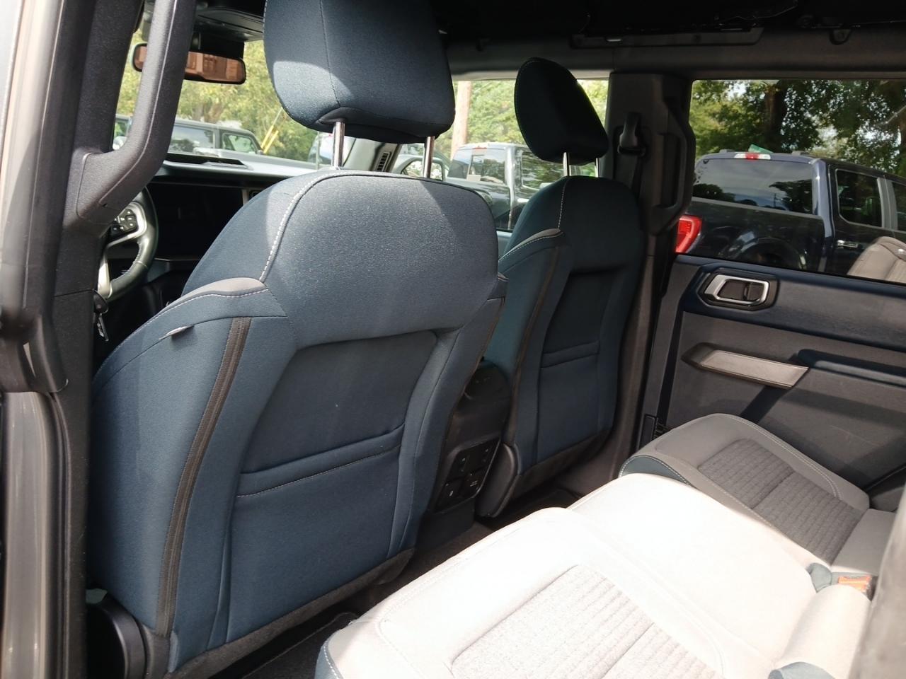 Ford Bronco Base 4-Door 2023