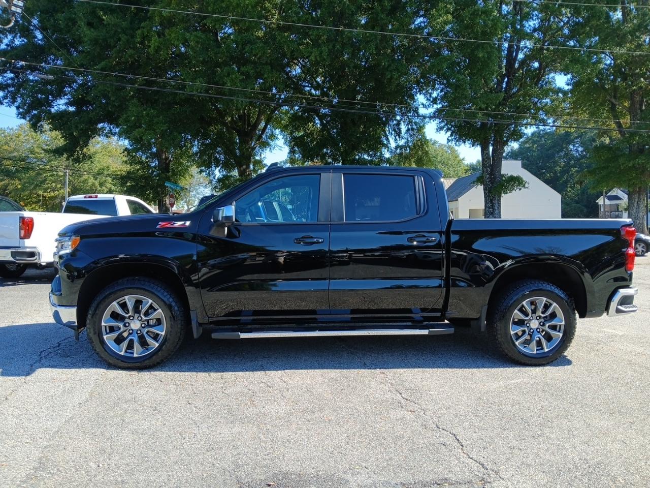 Chevrolet Silverado 1500 4WD Crew Cab 143.5" LT 2025