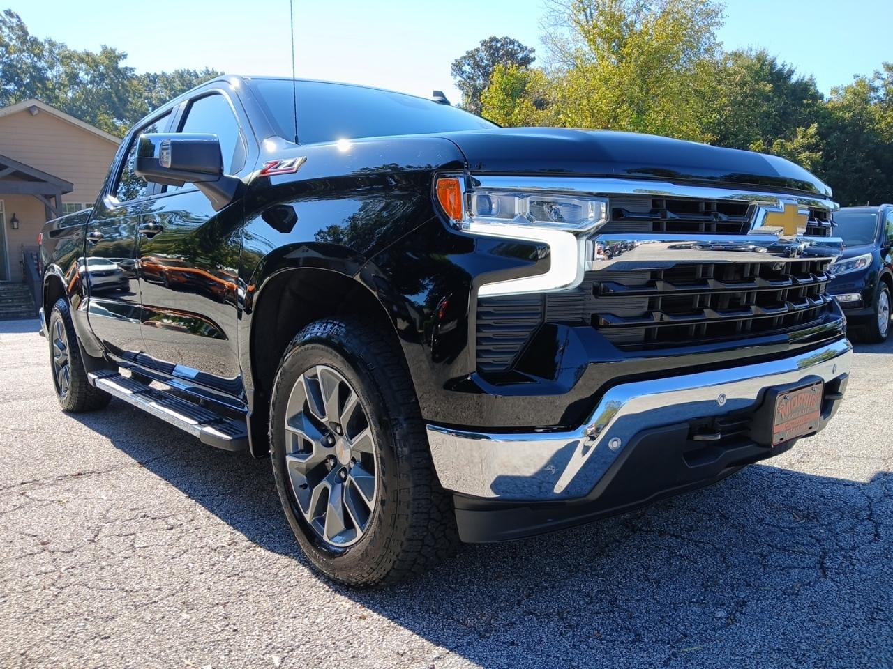 Chevrolet Silverado 1500 4WD Crew Cab 143.5" LT 2025