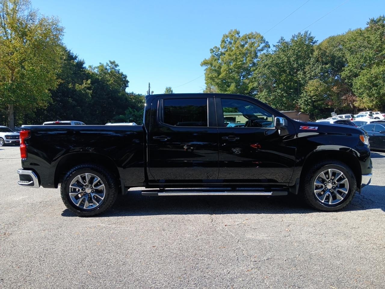 Chevrolet Silverado 1500 4WD Crew Cab 143.5" LT 2025