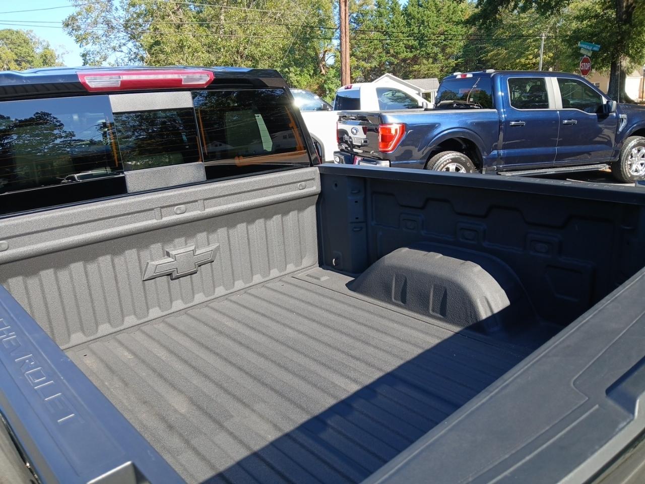 Chevrolet Silverado 1500 4WD Crew Cab 143.5" LT 2025