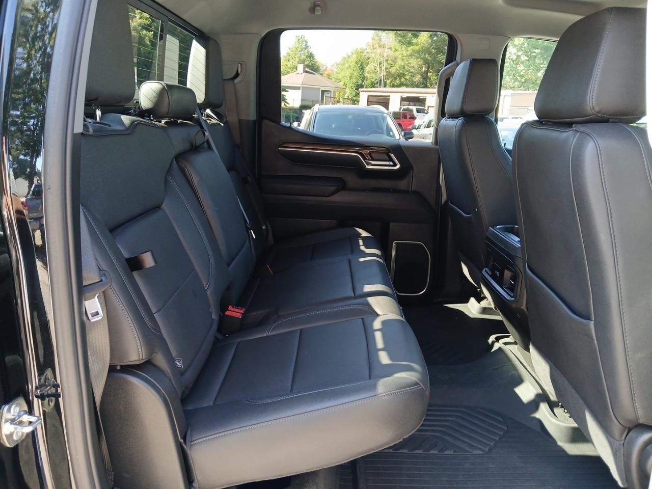 Chevrolet Silverado 1500 4WD Crew Cab 143.5" LT 2025