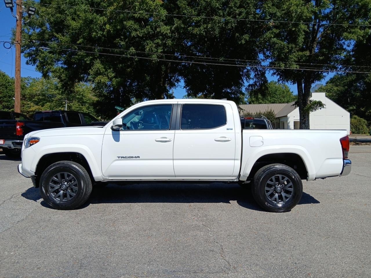 Toyota Tacoma 2WD Double Cab V6 AT SR5 (Natl) 2023