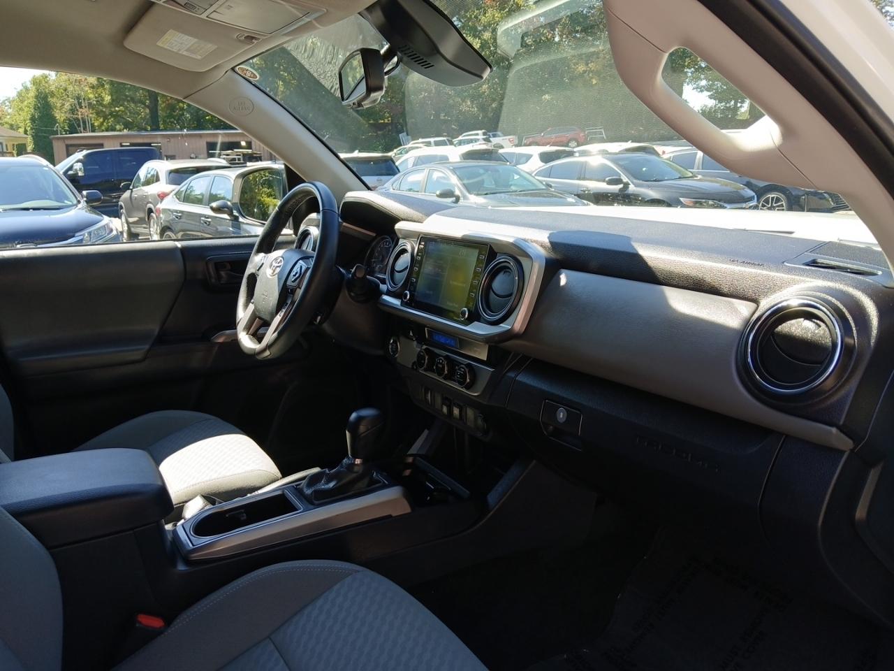 Toyota Tacoma 2WD Double Cab V6 AT SR5 (Natl) 2023