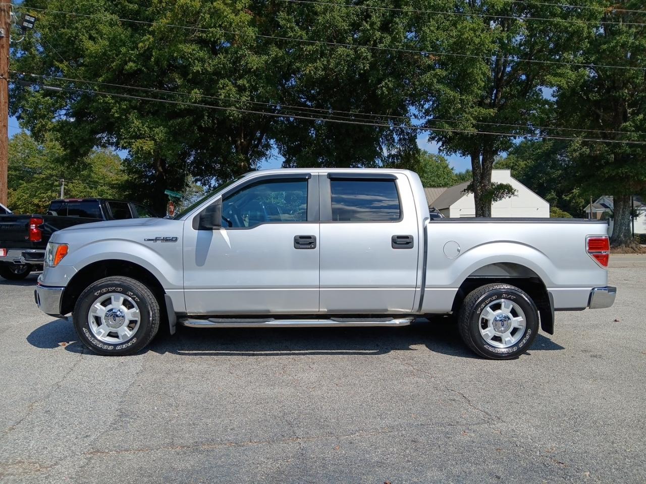 Ford F-150 2WD SuperCrew 145" XLT 2014