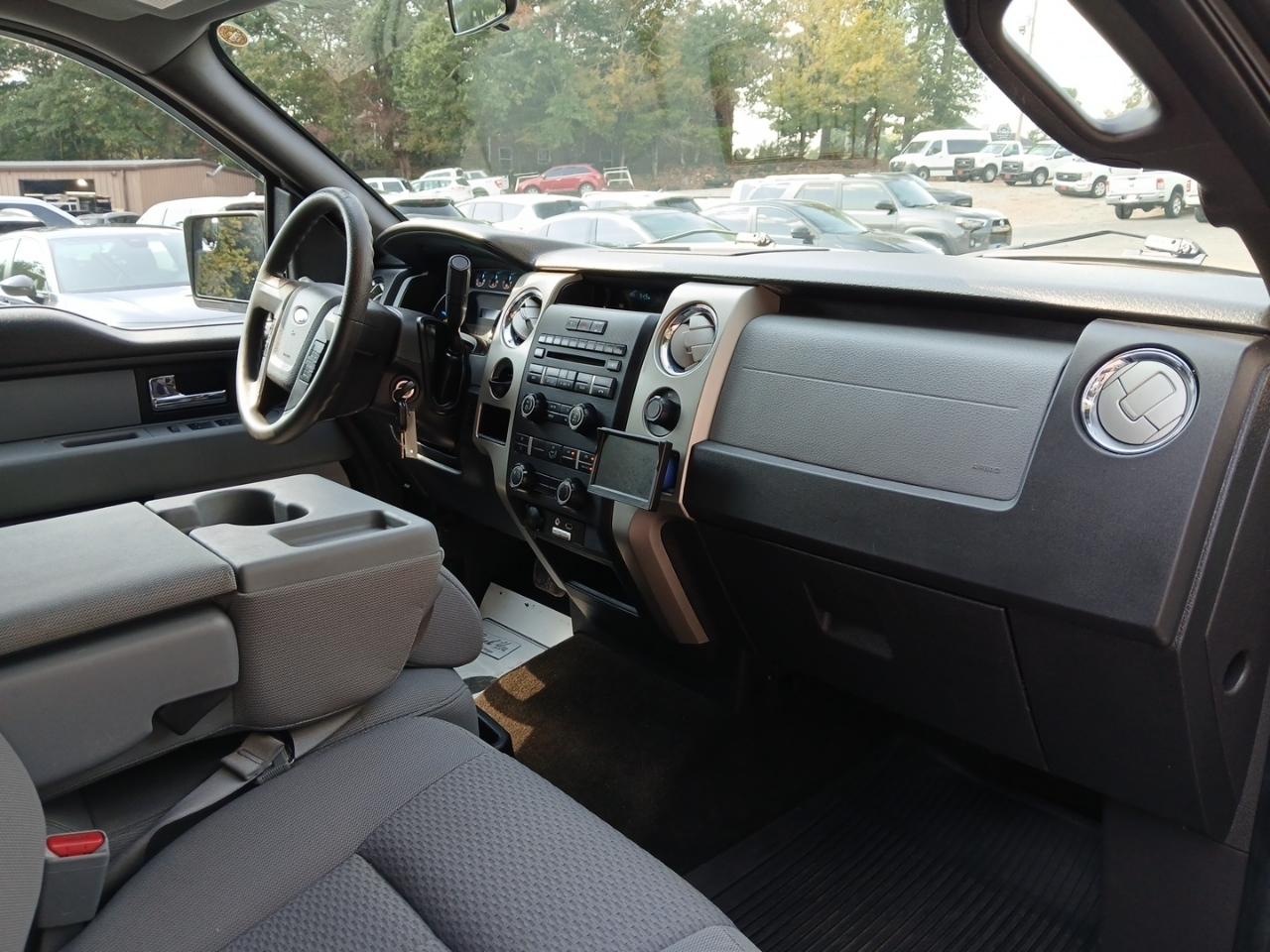 Ford F-150 2WD SuperCrew 145" XLT 2014