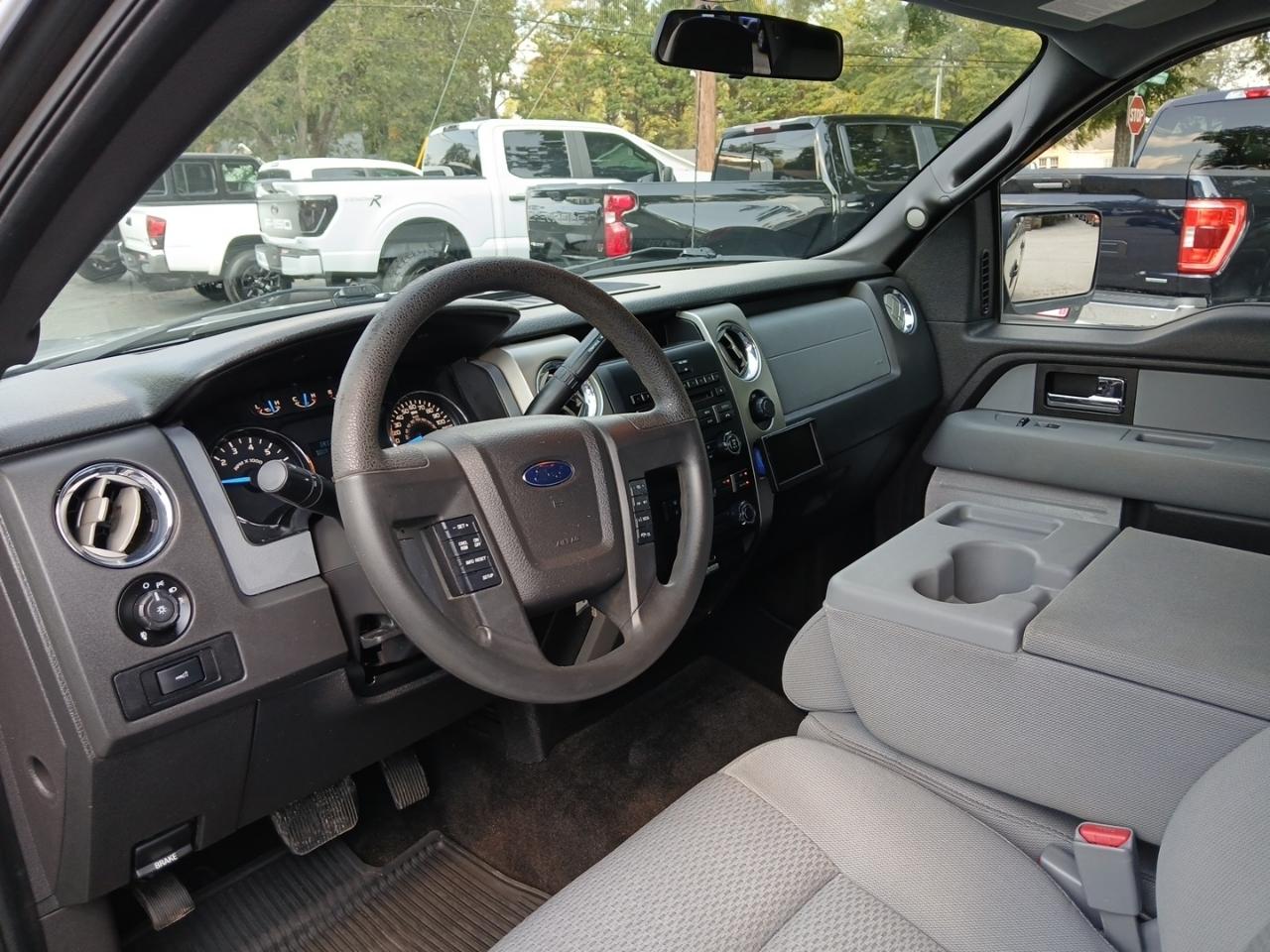Ford F-150 2WD SuperCrew 145" XLT 2014