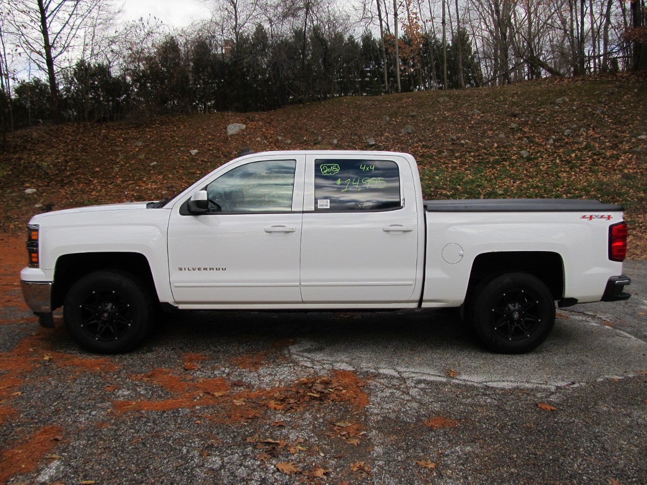 2015 Chevrolet Silverado 1500 LT Crew Cab Long Box 4WD