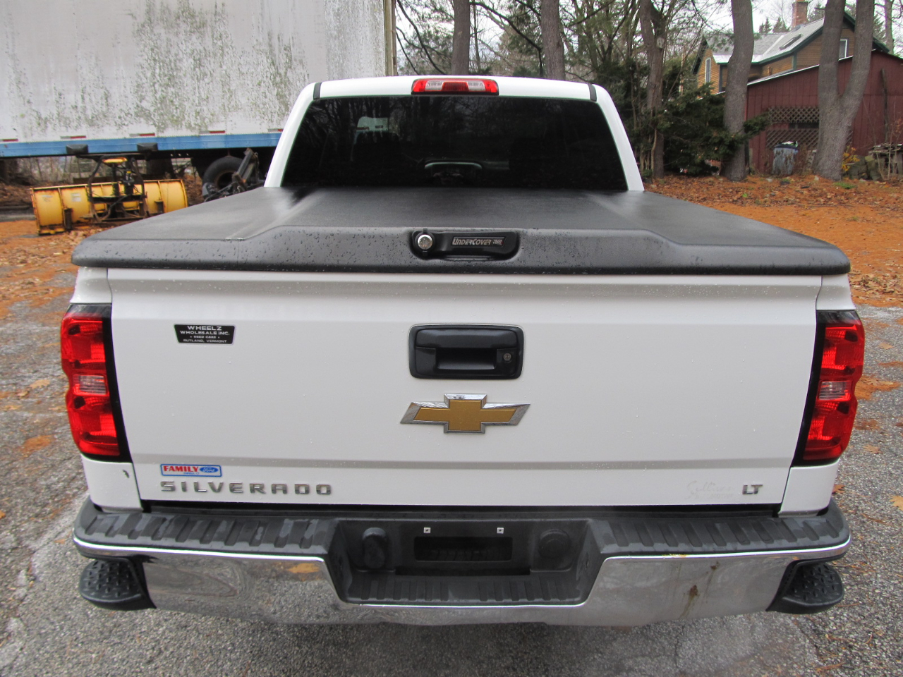 2015 Chevrolet Silverado LT photo 4