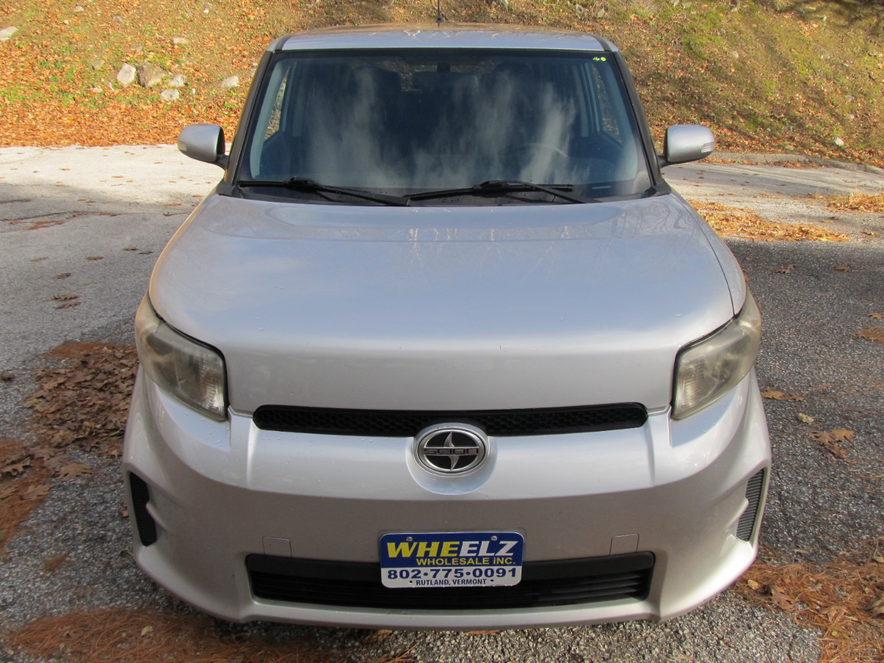 Scion xB 5-Door Wagon 5-Spd MT 2011