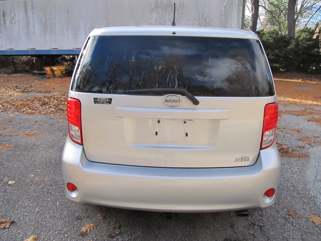 Scion xB 5-Door Wagon 5-Spd MT 2011