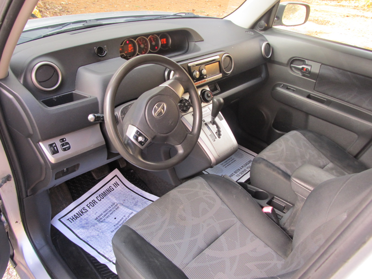 Scion xB 5-Door Wagon 5-Spd MT 2011