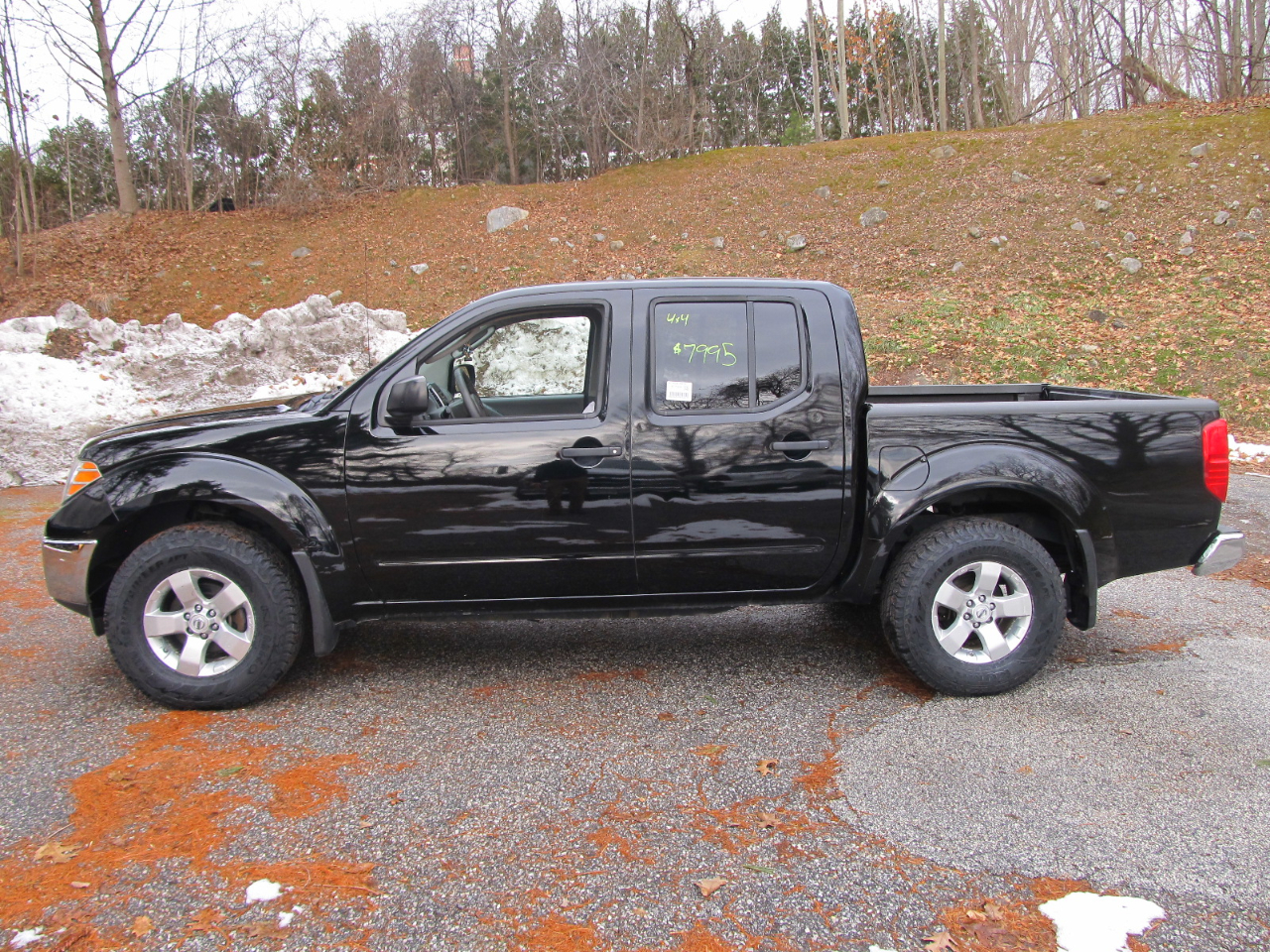 2011 Nissan Frontier SL's photo