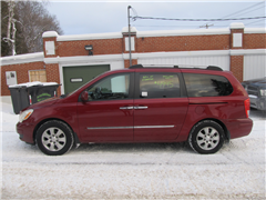 2008 Hyundai Entourage 