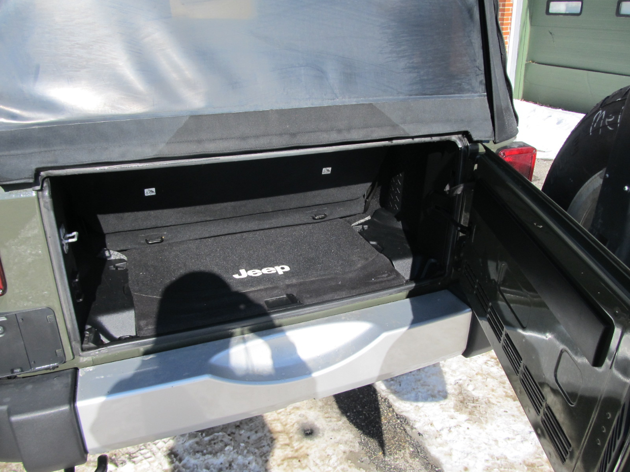 Jeep Wrangler Sahara 4WD 2015