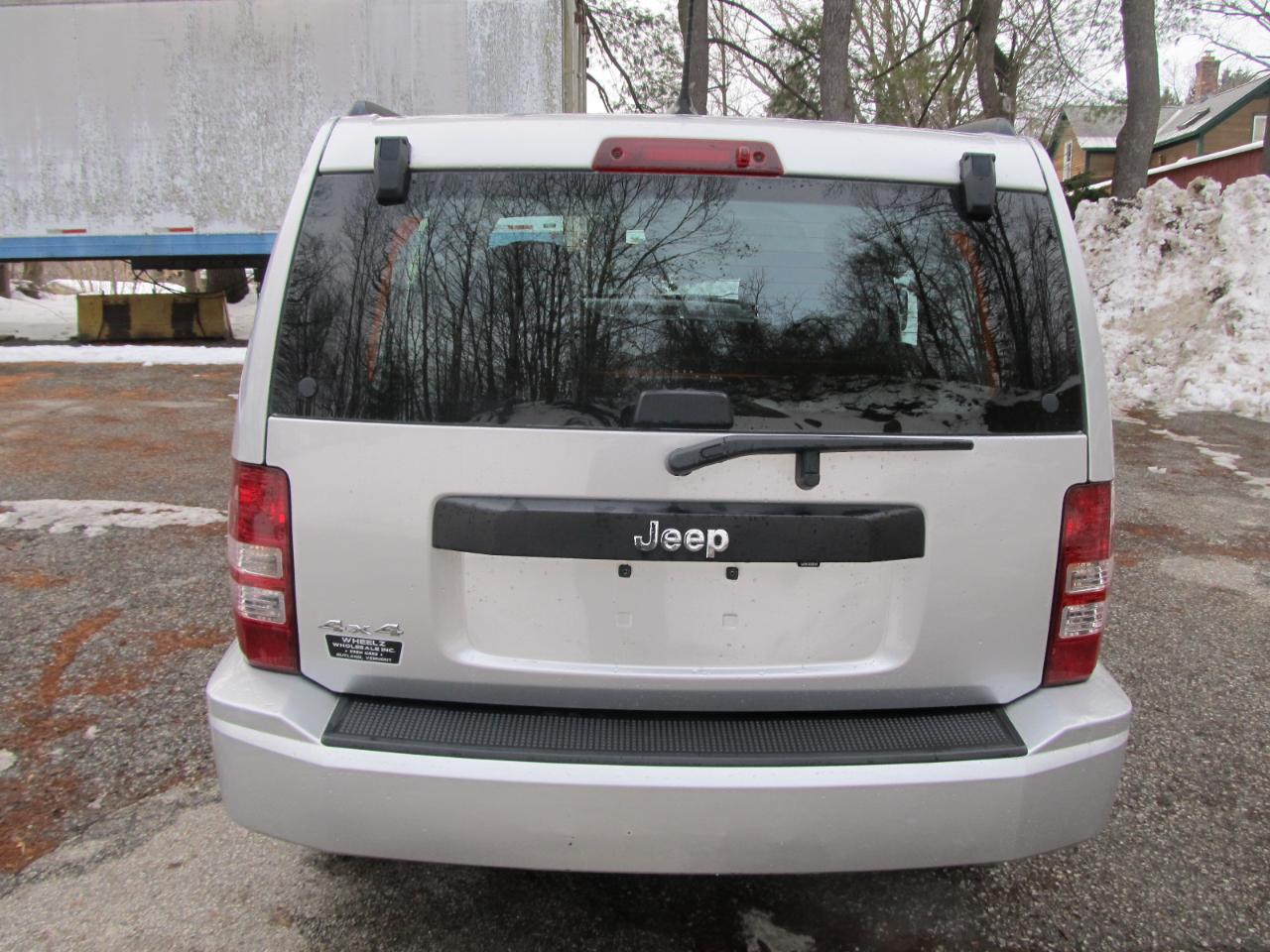 Jeep Liberty Sport 4WD 2012