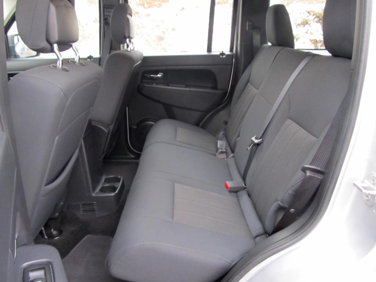 Jeep Liberty Sport 4WD 2012