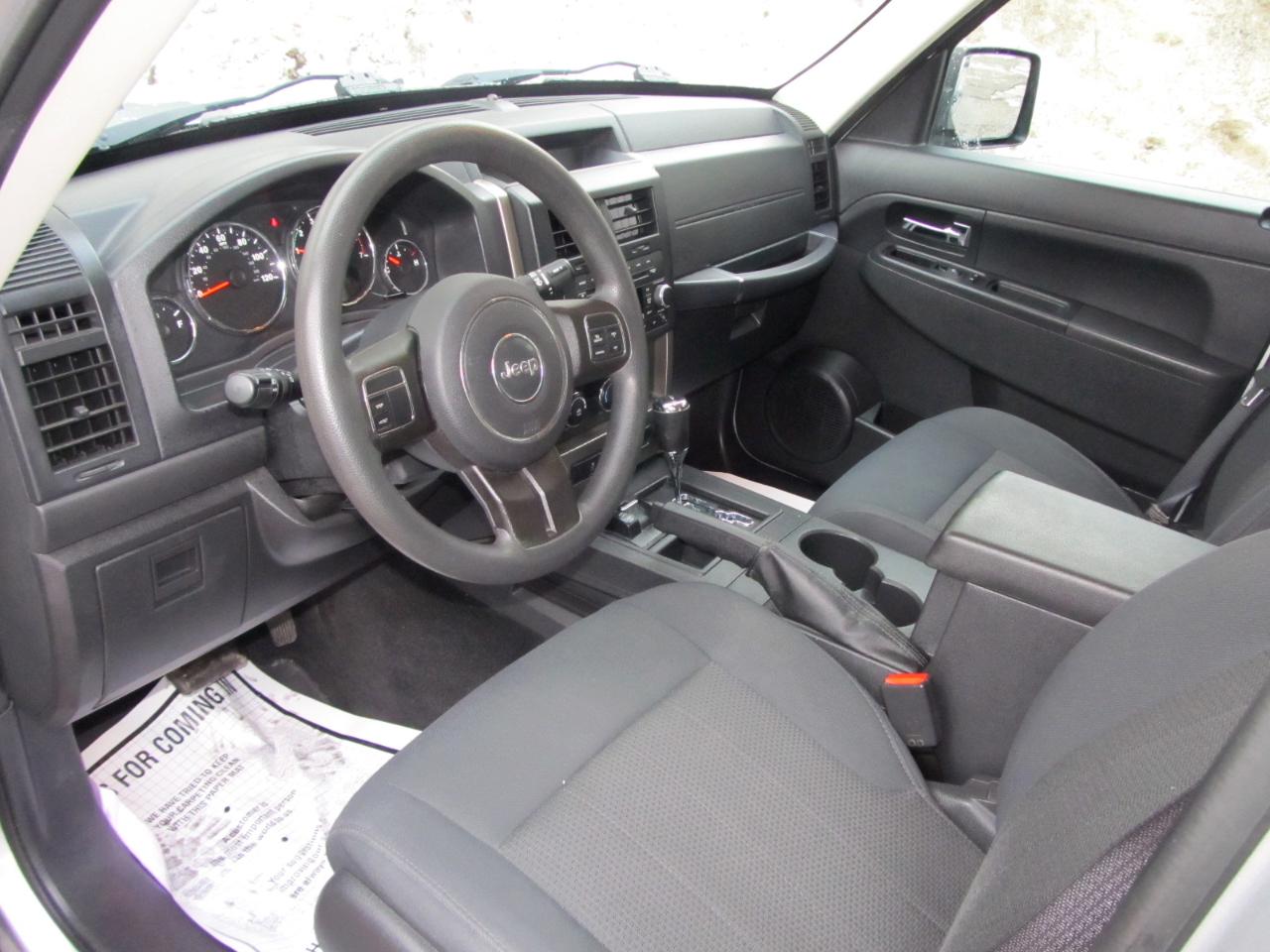 Jeep Liberty Sport 4WD 2012