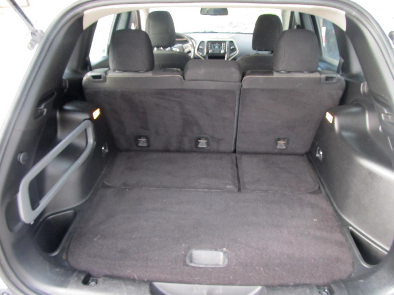 Jeep Cherokee Sport 4WD 2015