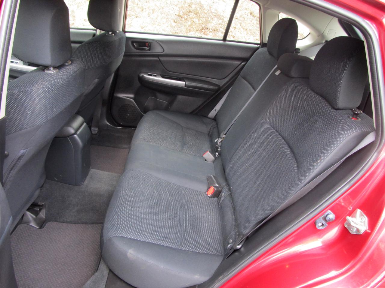 Subaru Impreza 2.0i PZEV CVT 5-Door 2015