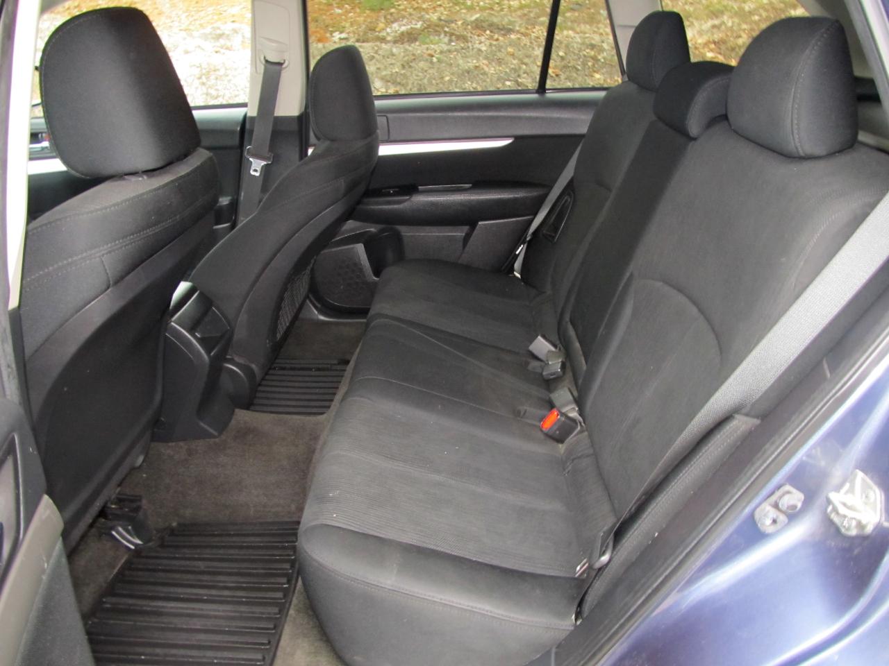 Subaru Outback 2.5i Premium 2013