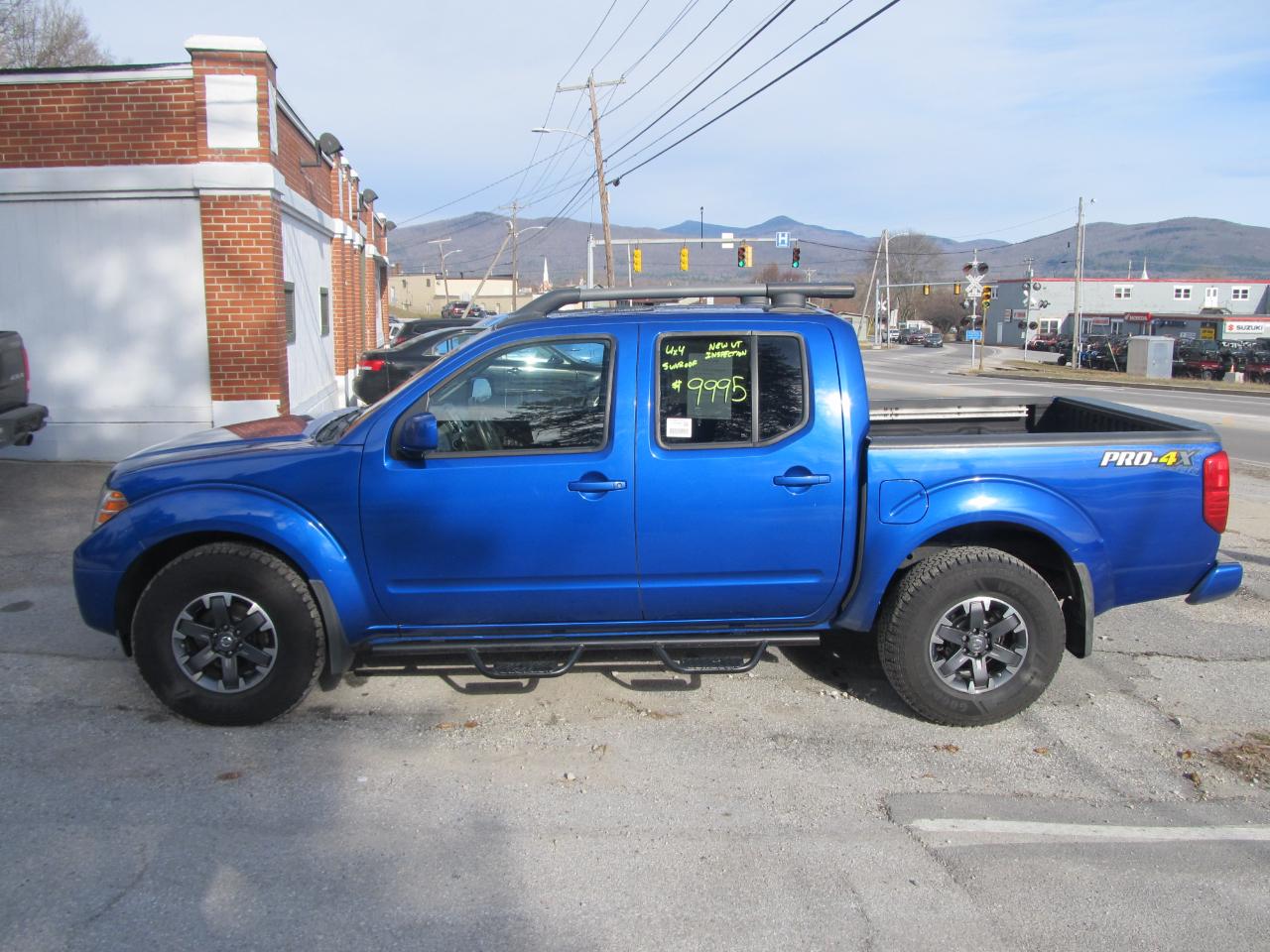 2015 Nissan Frontier SL Crew Cab 5AT 4WD