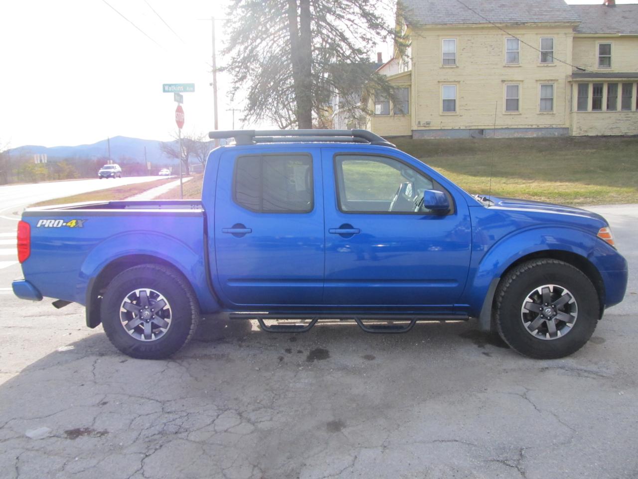 Nissan Frontier SL Crew Cab 5AT 4WD 2015